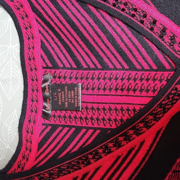 Alison Sheri Sweater - Picture 6 of 9